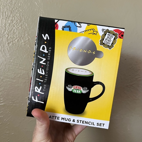 FRIENDS Other - ❌LAST CHANCE❌ FRIENDS NIB latte mug & stencil set Central Perk new